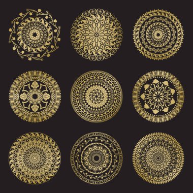 Soyut etnik süsleme mandalalar yuvarlak altın renk