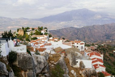 Beyaz Endülüs evler