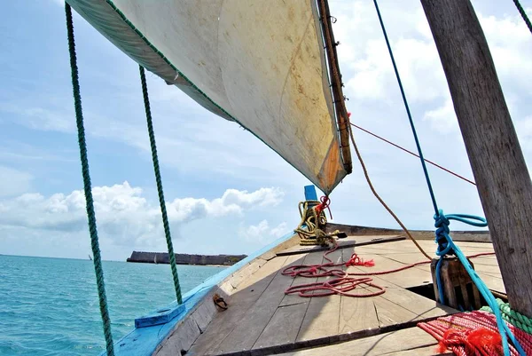 Navigare un dhow all'isola del Mozambico — Foto Stock