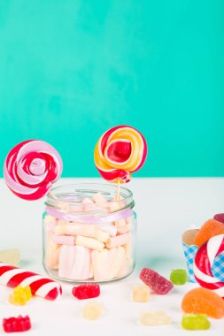 Lolipop ile tatlı şekerleme