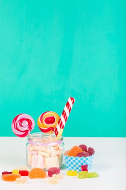 Lolipop ile tatlı şekerleme