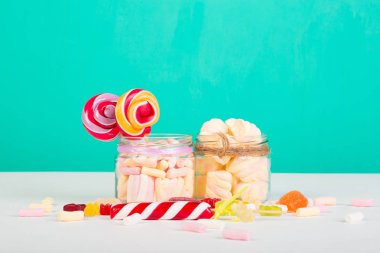 Lolipop ile tatlı şekerleme