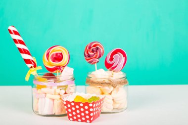 Lolipop ile tatlı şekerleme