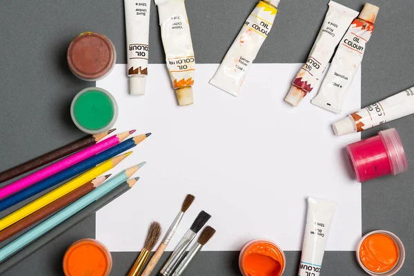 Boya fırçaları kalemler