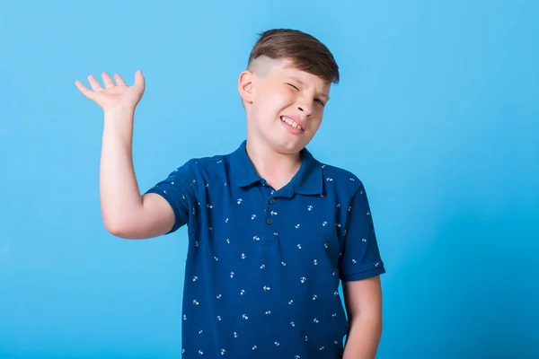 mutlu küçük çocuk