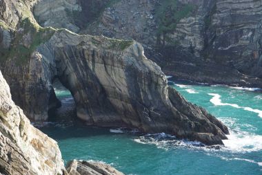 Bir uçurum kemer Atlantik Okyanusu
