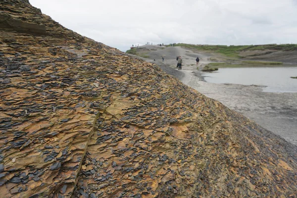 Kayalıklardan taş katmanları