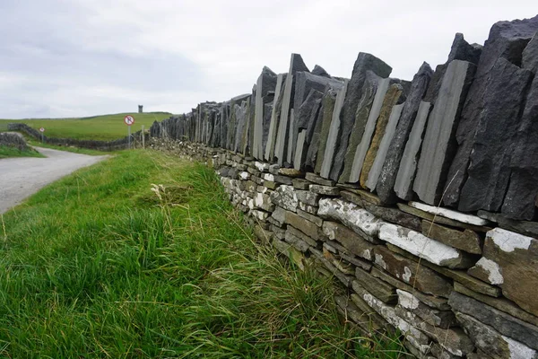 İrlanda 'da taş duvar