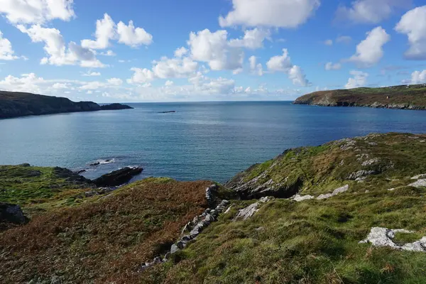 Atlantik Okyanusu kıyısında