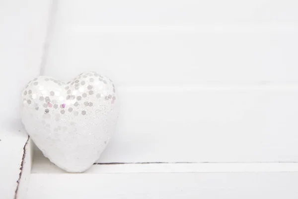 White Glitter Hearts White Wooden Background — Stock Photo, Image