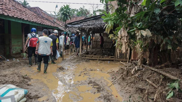Lebak, Banten - 5 Aralık 2020: 1 Ocak 2020 'de Endonezya' nın Banten ilindeki Lebak ilçesini sel bastı.