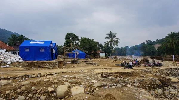 Lebak, Banten - Januari 23, 2020: 1 Ocak 2020 'de Endonezya' nın Banten ilindeki Lebak ilçesini sel bastı