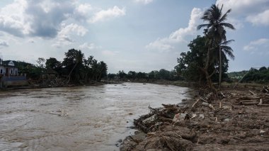 Lebak, Banten - Januari 23, 2020: 1 Ocak 2020 'de Endonezya' nın Banten ilindeki Lebak ilçesini sel bastı