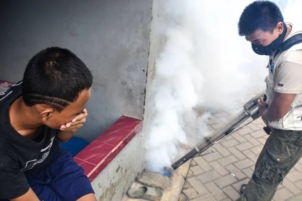 Джакарта Индонезия Ноября 2014 Джакарте Индонезия Дым Затуманивается Убить Денге — стоковое фото