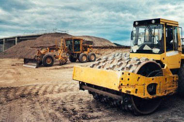 Vibrasyonlu Silindir, toprak Kompaktör, buldozer ve diğer endüstriyel makine otoyol inşaat sitesinde