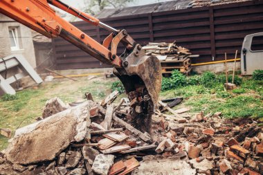 Endüstriyel hidrolik Ekskavatör buldozer yıkım enkaz, taş ve beton geri dönüşüm yükleme