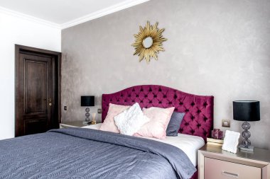 Modern ve rahat iç yatak odası tasarımı 