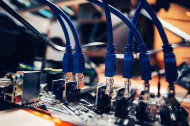cryptocurrency madencilik teçhizat teknolojik detaylar. Anakart eklenen grafik kartları