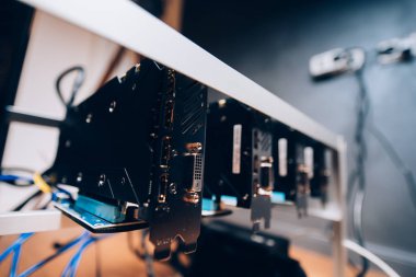 modern grafik kartlarının bitcoin dijital para oluşturmak için kullanılan teçhizat madencilik ayrıntılarını kapatın