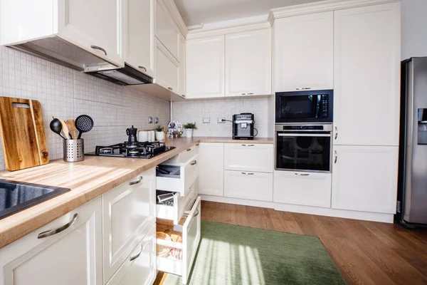 Desain dapur modern, furnitur baru dan rumah baru — Stok Foto
