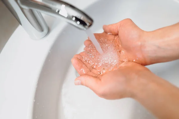 Detalhes Mulher Limpeza Lavar Mãos Casa Higiene Limpeza Corporal Conceito — Fotografia de Stock