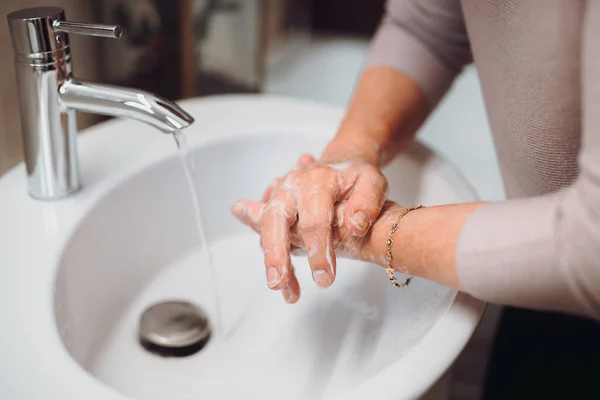 Dettagli Donna Che Lava Lava Mani Casa Igiene Pulizia Del — Foto Stock