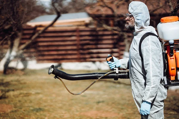 Portrait Farmer Man Wearing Protective Clothing Spraying Pesticides Other Organic — Stock Photo, Image