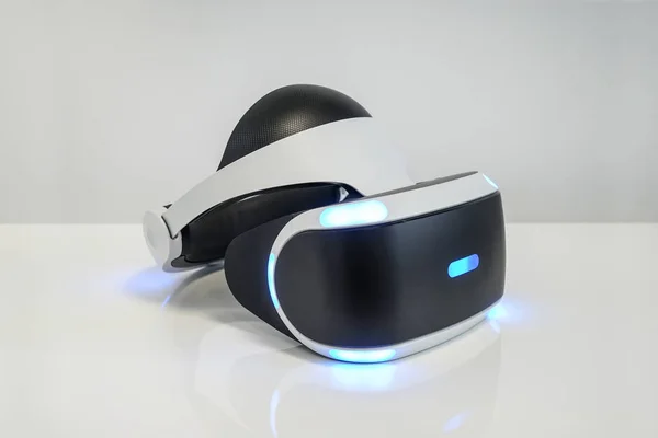 Tallinn, Estonya - 27 Şubat 2017: Sony Playstation Vr Headse