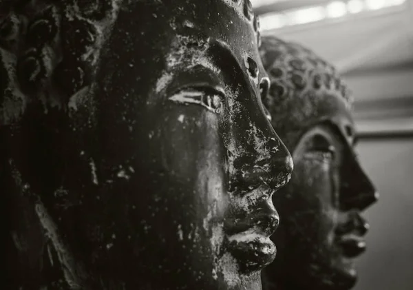 Το μαύρο και άσπρο πρόσωπο του Βούδα — Φωτογραφία Αρχείου