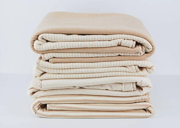 Складное натуральное хлопковое одеяло — стоковое фото