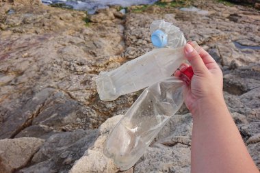Plastik kullanımını azaltma ve onu çevreden toplama kavramı