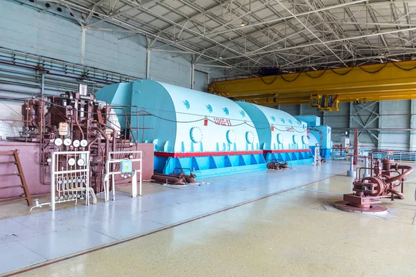 Sala de máquinas de las turbinas de vapor de la central nuclear —  Fotos de Stock