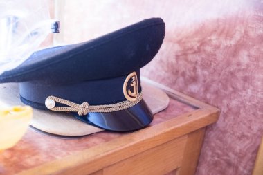 Kaptan'ın cap göl kenarında