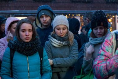 27 Mart 2018, Rusya, Voronezh: Kemerovo alışveriş merkezinde yangın kurbanları anısına eylem.