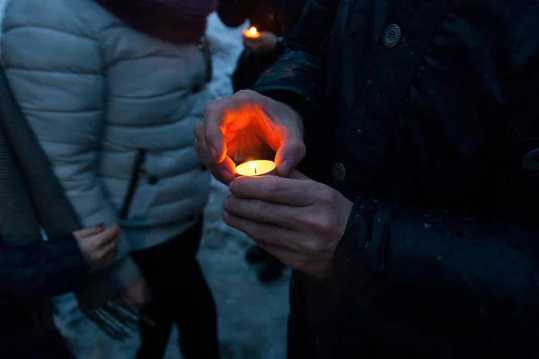 27 березня 2018 року, Росія, Вороніж: дія вшанування пам'яті жертв пожежі в торговому центрі в Кемерово. — стокове фото
