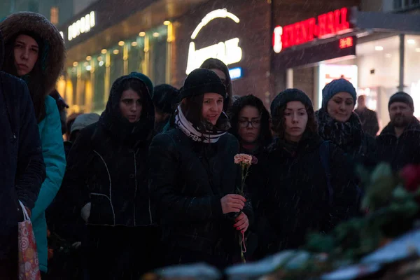 2018. március 27., Oroszország, Voronezh: az intézkedés a tűz a bevásárlóközpont Kemerovo áldozatainak állít emléket. — Stock Fotó