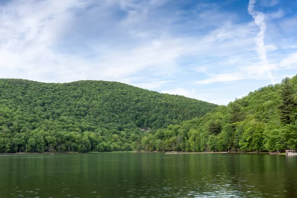 See auf dem Berg St-Hilaire — Stockfoto