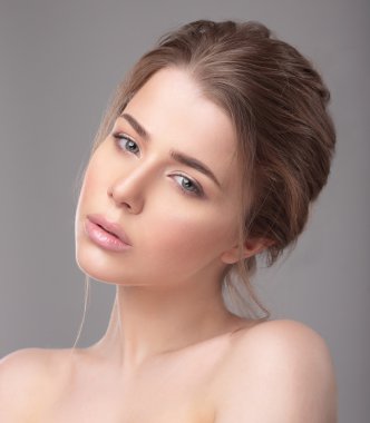 doğal makyaj kadınla