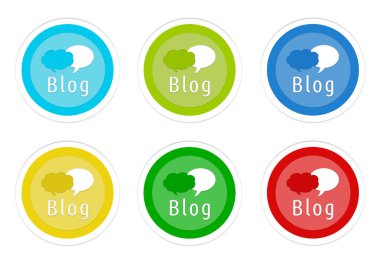 Mavi, yeşil, sarı, mavi ve kırmızı renklerde blog simgesiyle yuvarlak renkli düğme kümesi