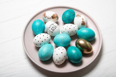 Paskalya yumurtaları. Paskalya Yumurtaları Kompozisyonu