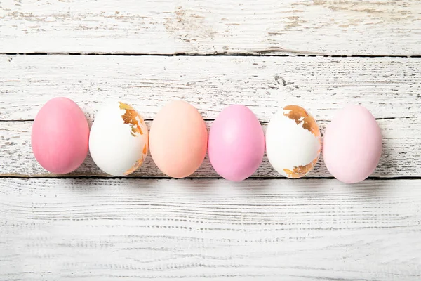 Beyaz Ahşap Zemin Üzerinde Paskalya Yumurtaları Yazı Için Yer Üst — Stok fotoğraf