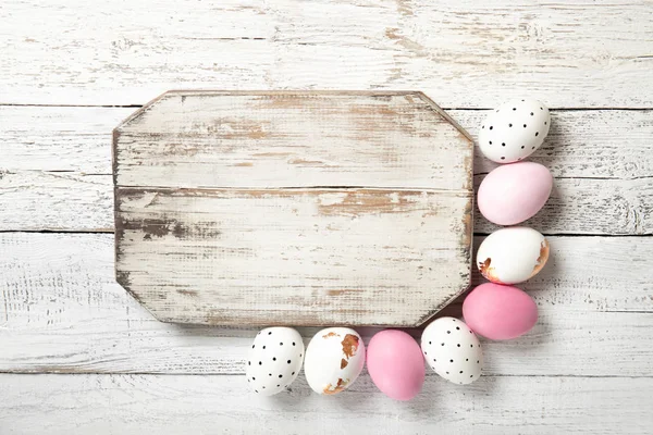 Ahşap Bir Arka Planda Paskalya Kartı Paskalya Yumurtaları Üst Manzara — Stok fotoğraf