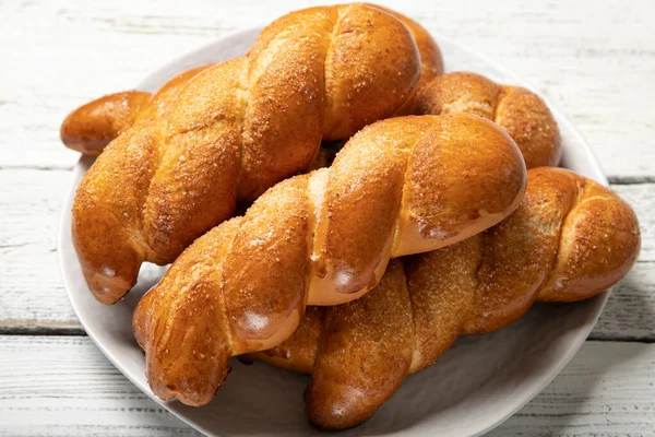 Delicious Pastries Tasty Buns Delicious Pigtail Buns Closup — стоковое фото