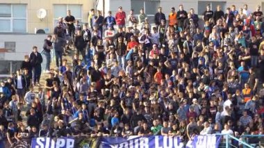 Kursk, Rusya Federasyonu - Eyl 20, 2017: Cska Moskova ve Avangard Kursk, Kürsü hayranları arasında bir futbol maçı