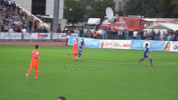 KURSK, RUSIA - SEP 20, 2017: un partido de fútbol entre CSKA Moscú y Avangard Kursk — Vídeos de Stock