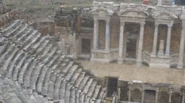 Myra, eski adı - Demre, Türkiye antik Yunan-Roma amfi kalıntıları. Myra Likya'nın nerede Kale küçük kasaba bugün günümüze Antalya İli Türkiye'nin yer alır antika bir yeridir