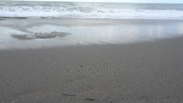 Olas en el mar Mediterráneo — Vídeos de Stock