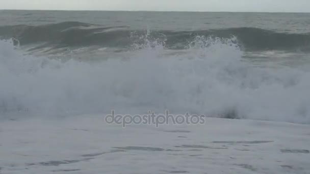 Waves on the Mediterranean sea — Stock Video
