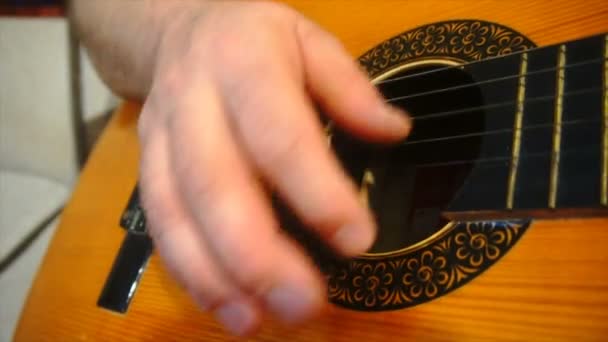 Tocar guitarra solo cámara lenta — Vídeos de Stock