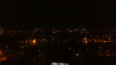 quadcopter ile çekim, taşra kasabasında gece gözden geçirin